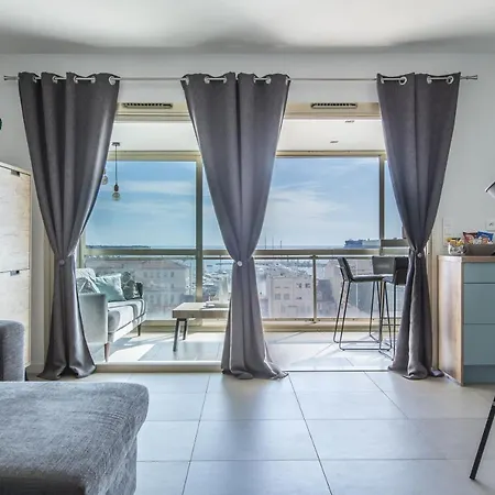 Lb Vacation Rentals I Admire Panoramic Ocean Views Through Walls Of Windows Cannes Exterior photo