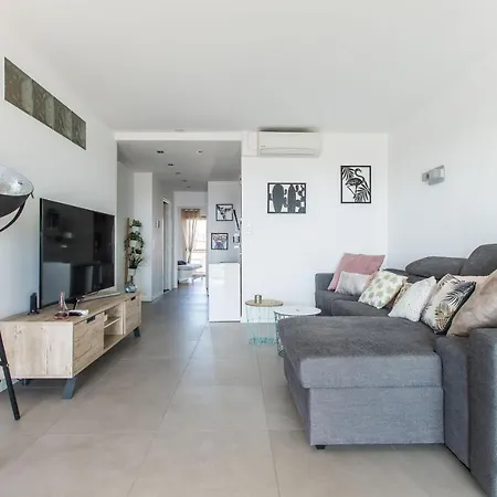 Lb Vacation Rentals I Admire Panoramic Ocean Views Through Walls Of Windows Cannes Exterior photo