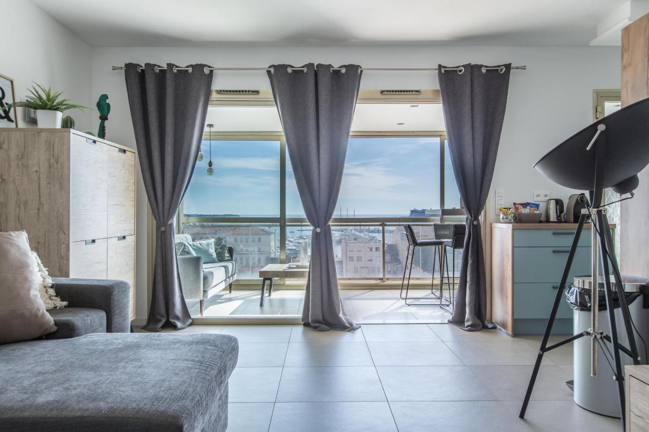Appartement Lb Vacation I Admire Panoramic Ocean Views Through Walls Of Windows